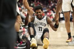 开云体育-鹈鹕险胜雄鹿，张镇麟关键制胜