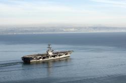 开云体育官网-险胜中的孤独王冠，乔治刷新纪录之夜，勇士的悬崖之舞