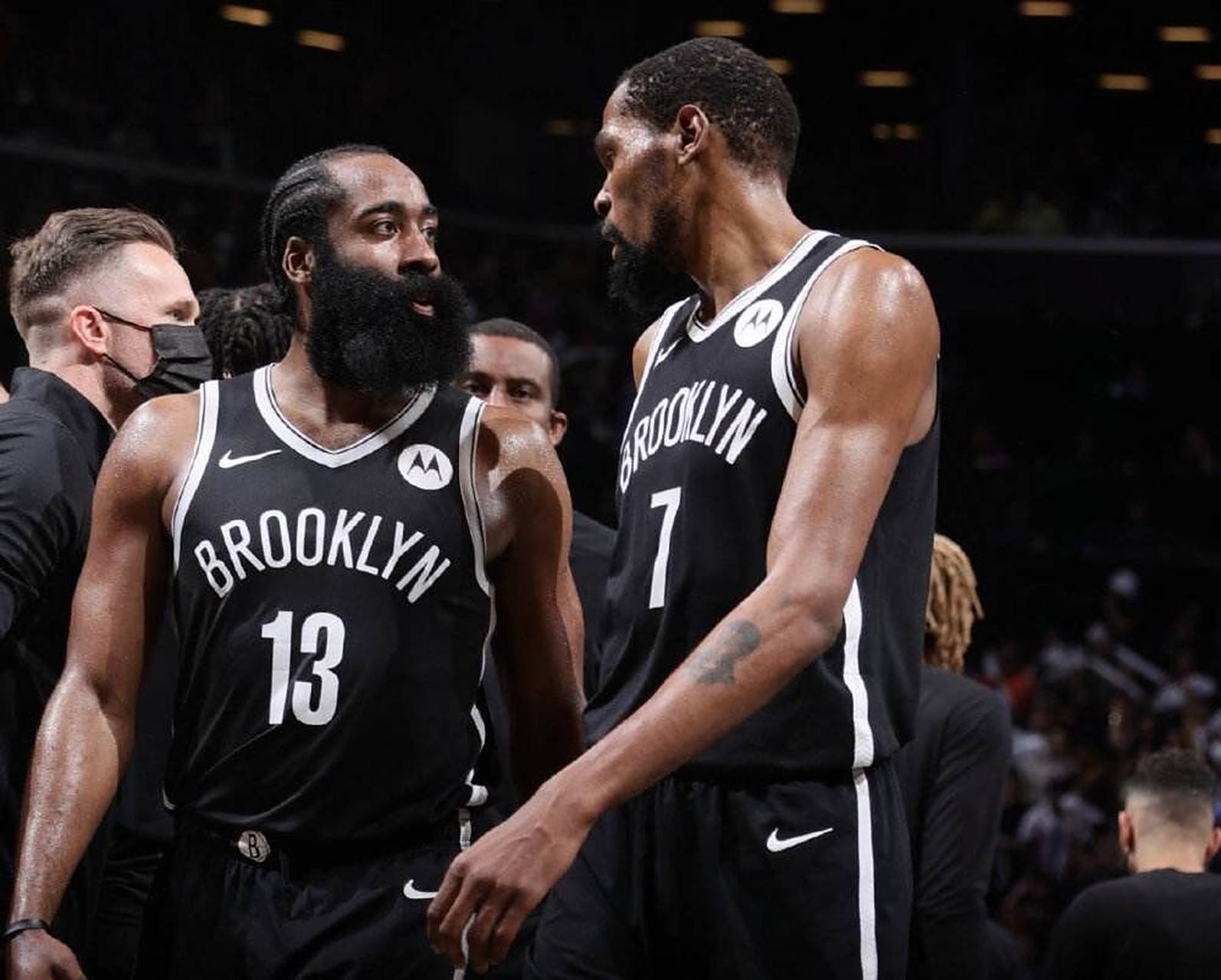 篮网力克黄蜂，哈登统治全场