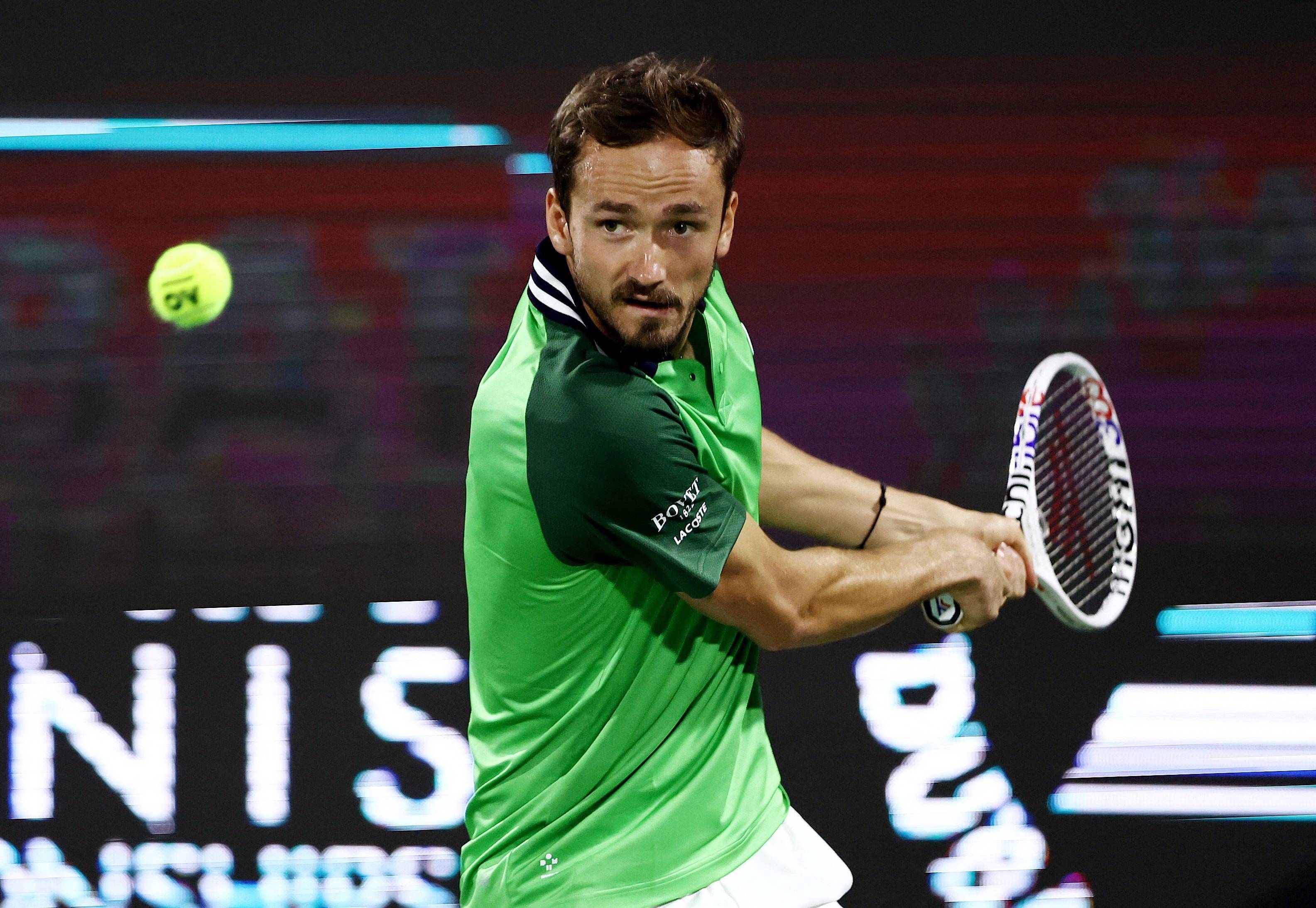 英国网球队险胜法国网球队,梅德韦杰夫完成帽子戏法 英国网球队险胜法国网球队,梅德韦杰夫完成帽子戏法