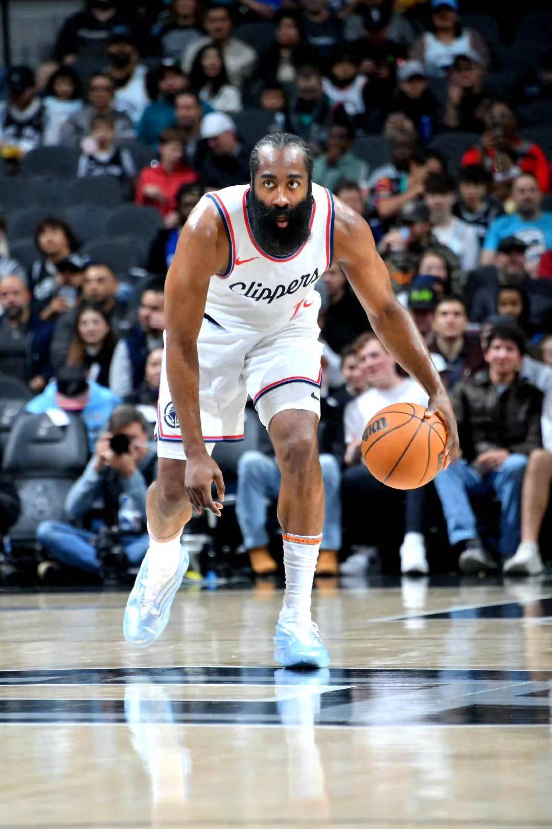 马刺爆冷美国男篮，巴图姆高光表现