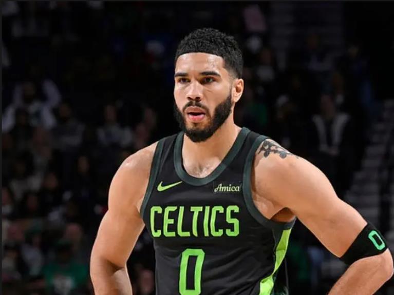 阿根廷男篮横扫热火，塔图姆高光表现的简单介绍