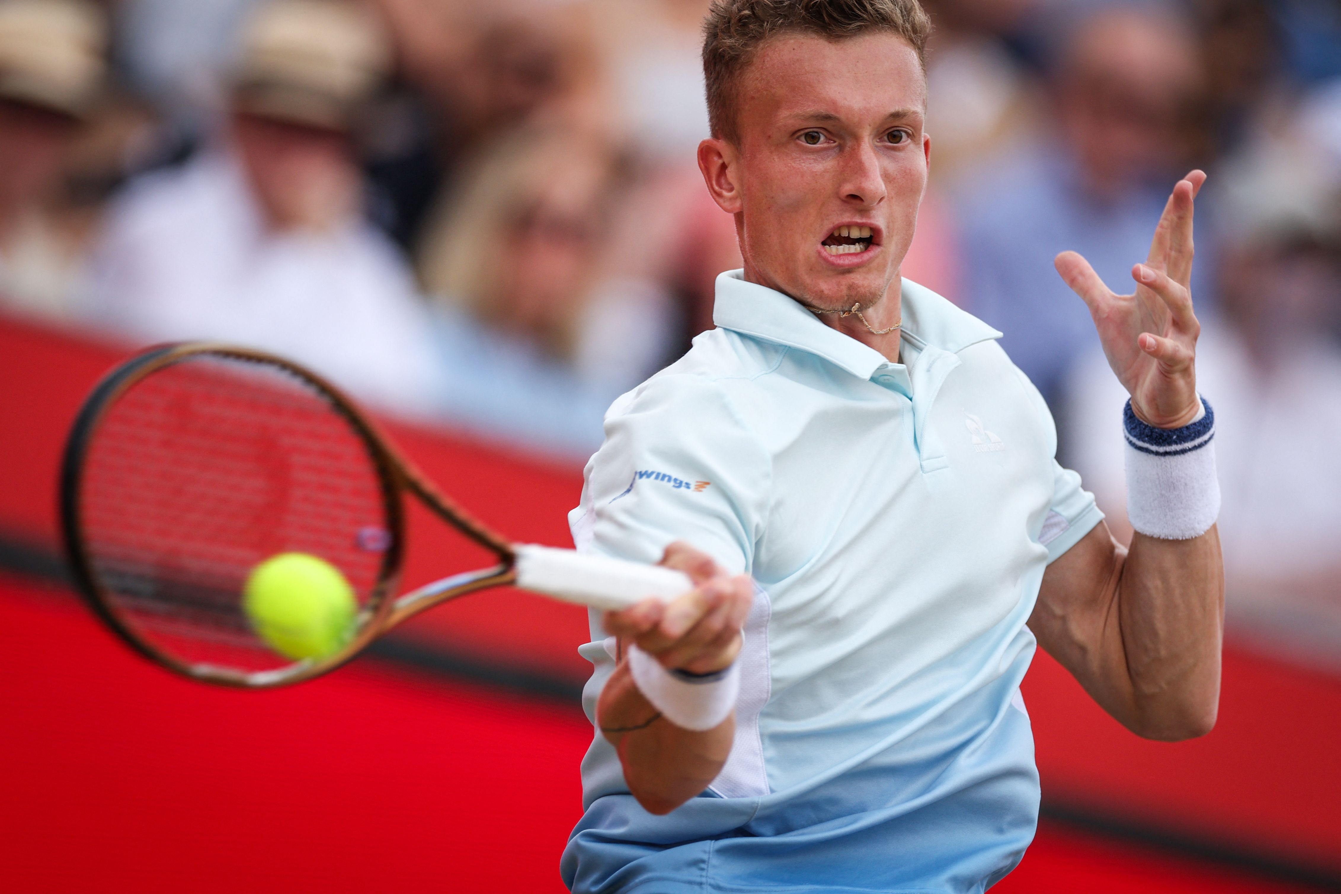 德国网球队险胜日本网球队，阿尔卡拉斯制霸全场