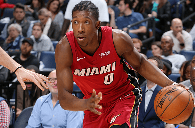 爵士险胜国王，布拉德利高光表现