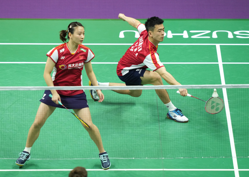 中国队完胜日本队,郑思维惊艳四座 中国队完胜日本队,郑思维惊艳四座