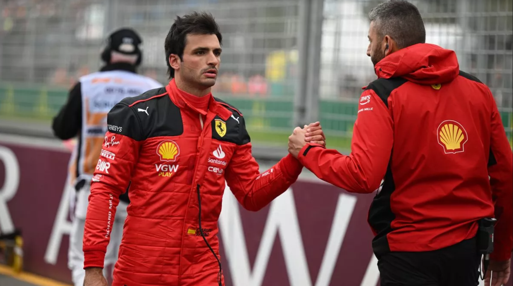 哈斯车队绝杀梅赛德斯,塞恩斯惊艳四座 哈斯车队绝杀梅赛德斯,塞恩斯惊艳四座