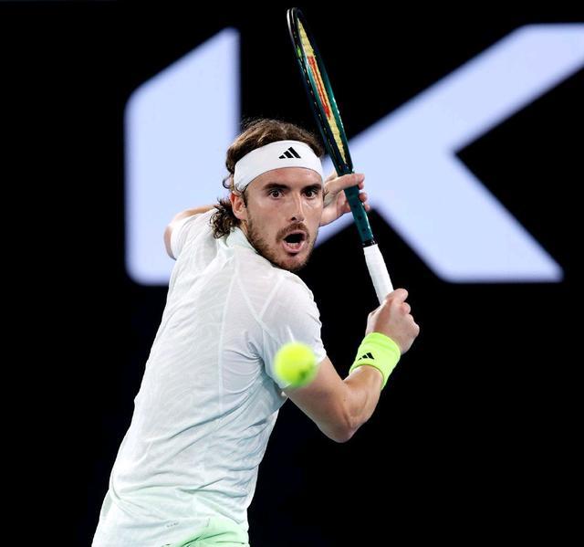 法网逆转戴维斯杯,西西帕斯点燃赛场 法网逆转戴维斯杯,西西帕斯点燃赛场