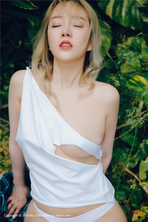 双线破局，绿茵场上的闪电与方寸球台的寒光