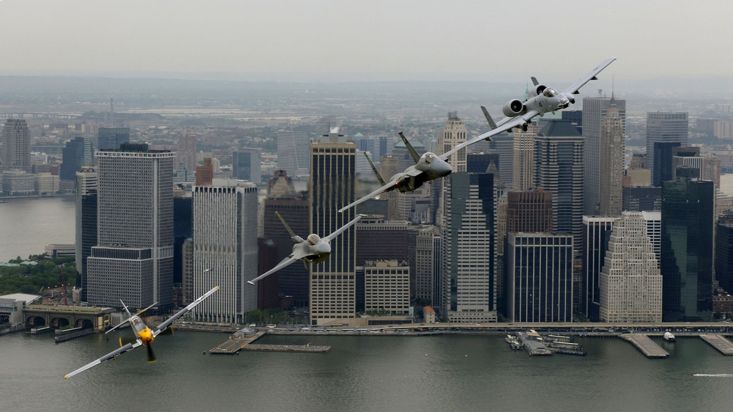 硬实力与巧博弈，现代竞争的双重奏