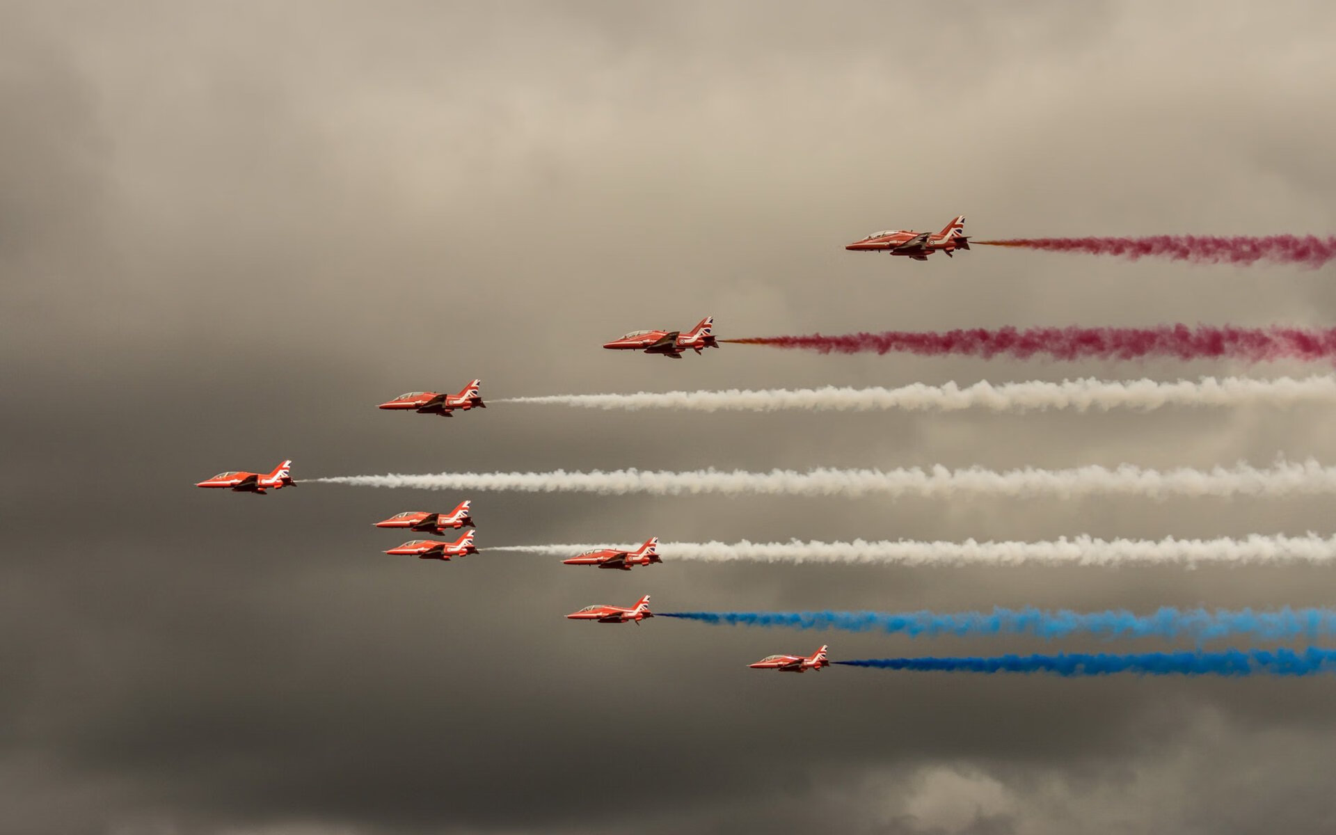 双重奏鸣，莱万的锋刃哲学与尼斯的体系制霸